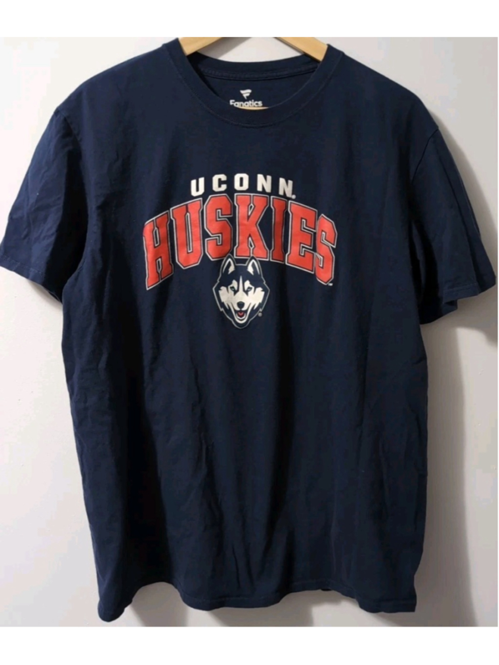Fanatics UCONN Huskies T-Shirt L/XL Blue